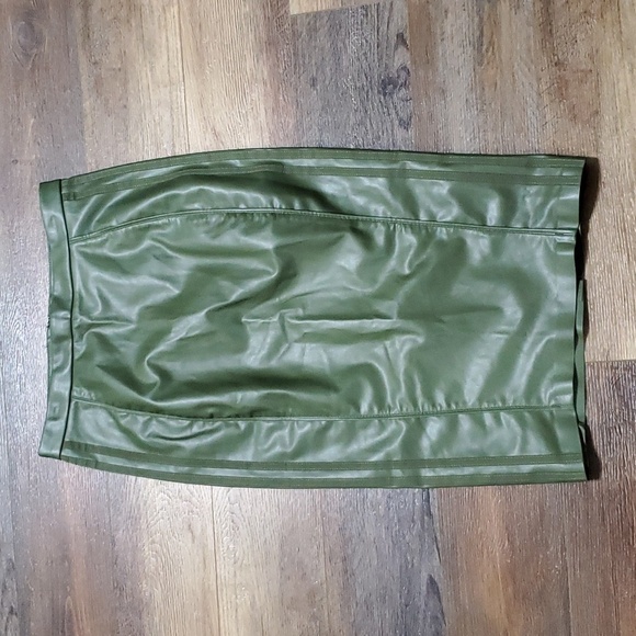 Adidas x ivy park NWT vegan faux leather wild pine green midi skirt - Picture 3 of 16